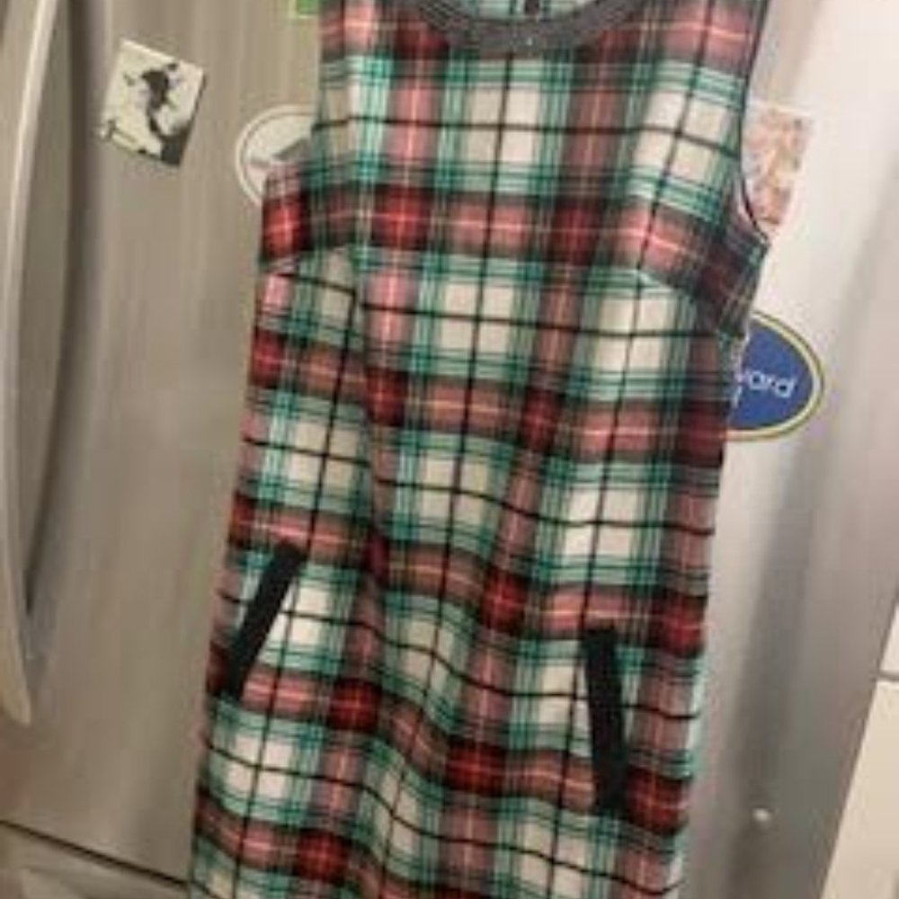 Women's Vineyard Vines dress - perfect for the holidays; size 4